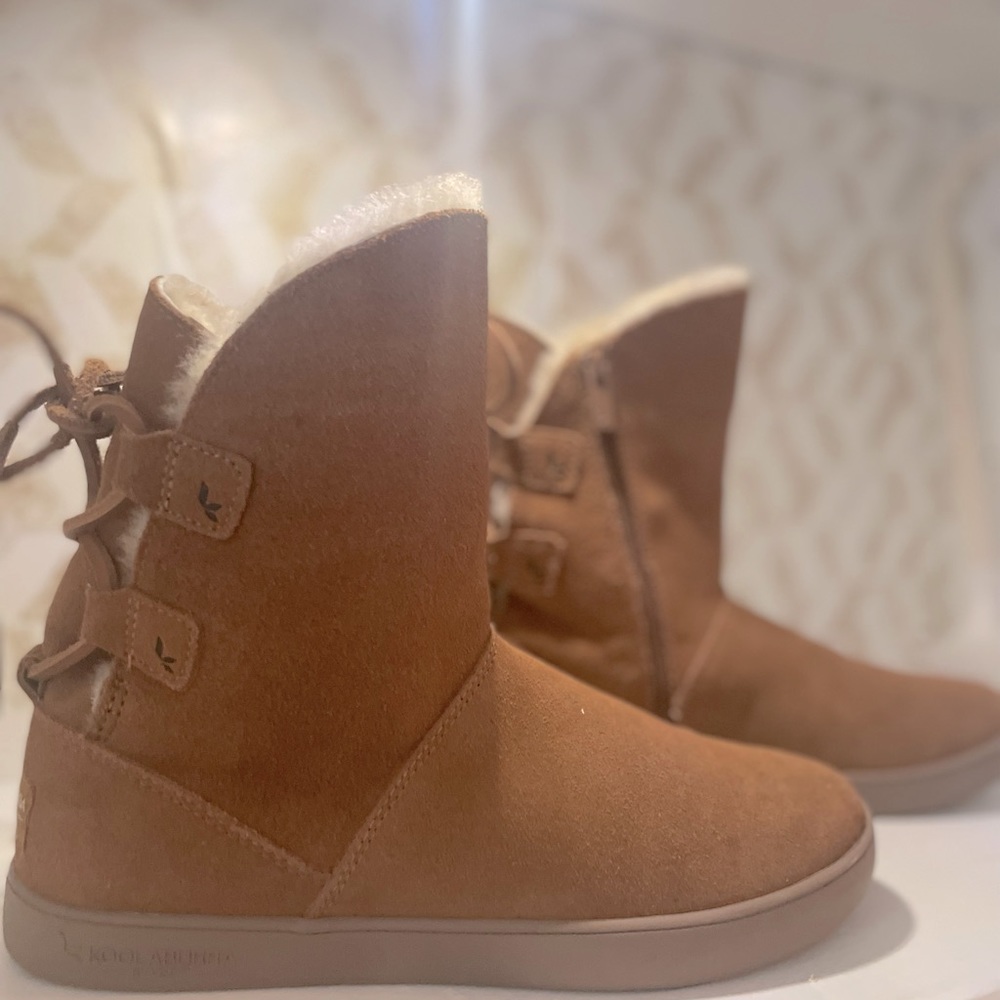 KOOLABURRA by UGG Shazi Short Women's Brown Suede Boots Size US 7 Style 1019361